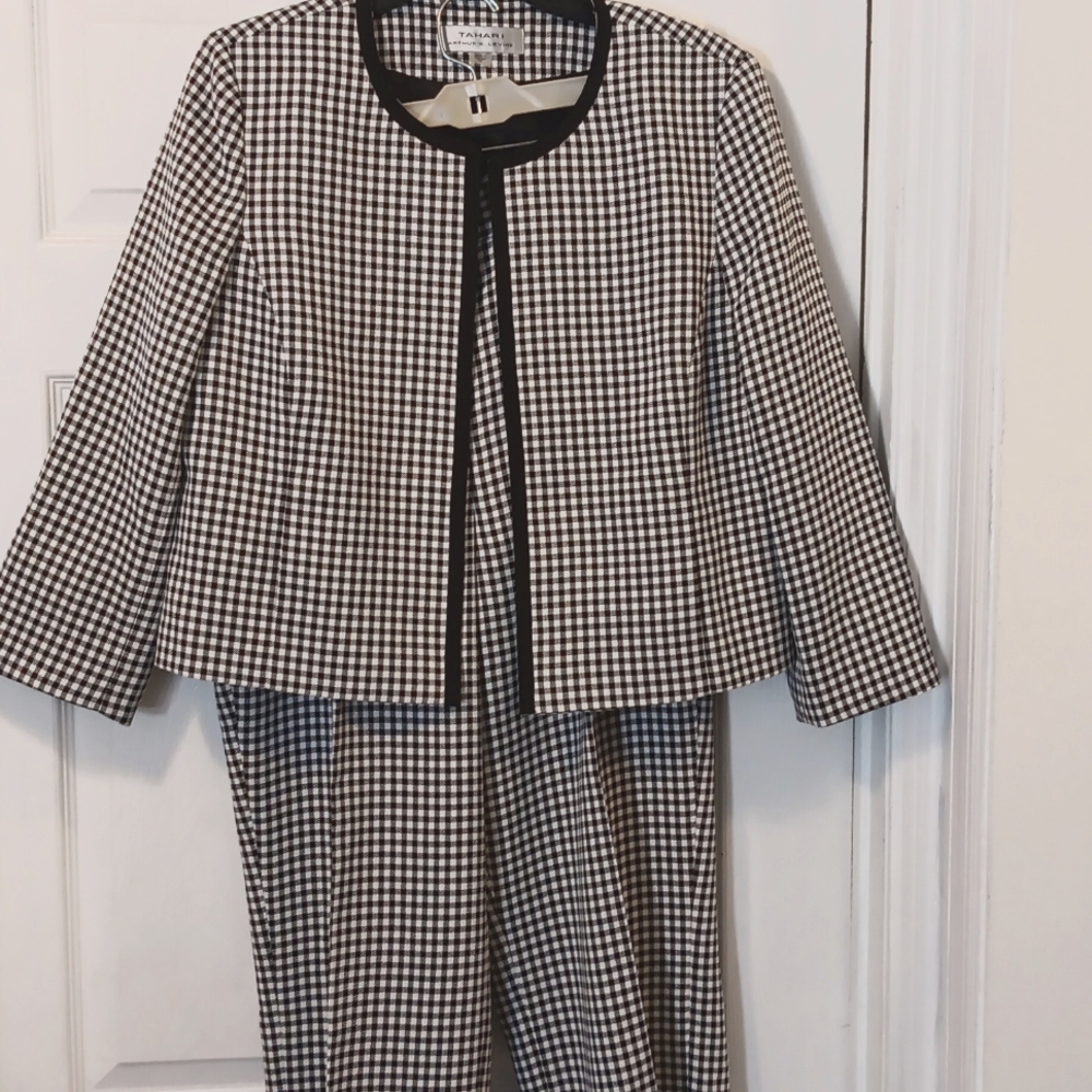 Pants suit, size 12 black and white